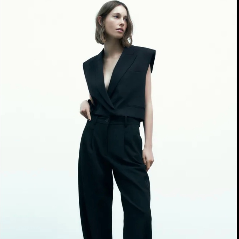 Zara Black Sleeveless Top